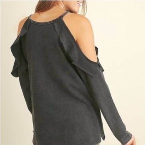 Umgee cold shoulder sweatshirt - Picture 2 of 5